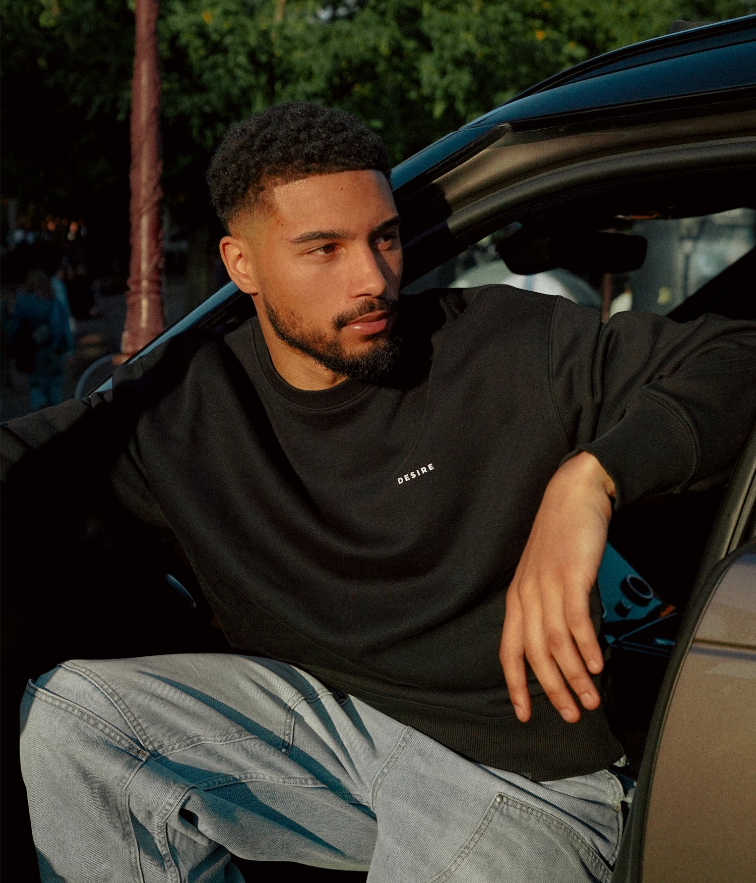 Statement Sweater Black