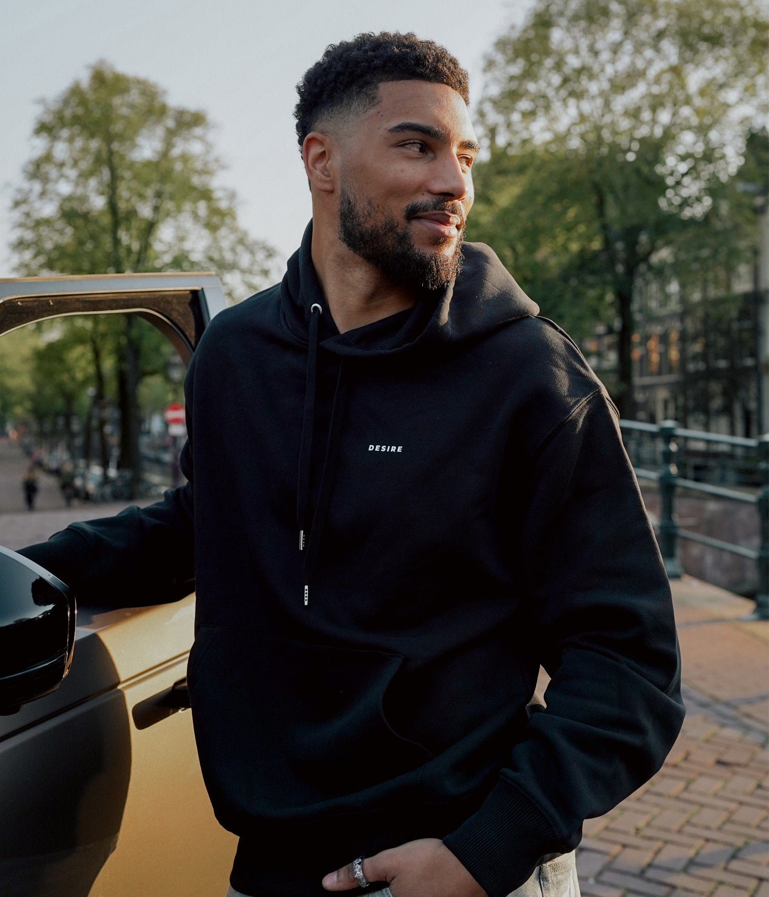 Statement Hoodie Black