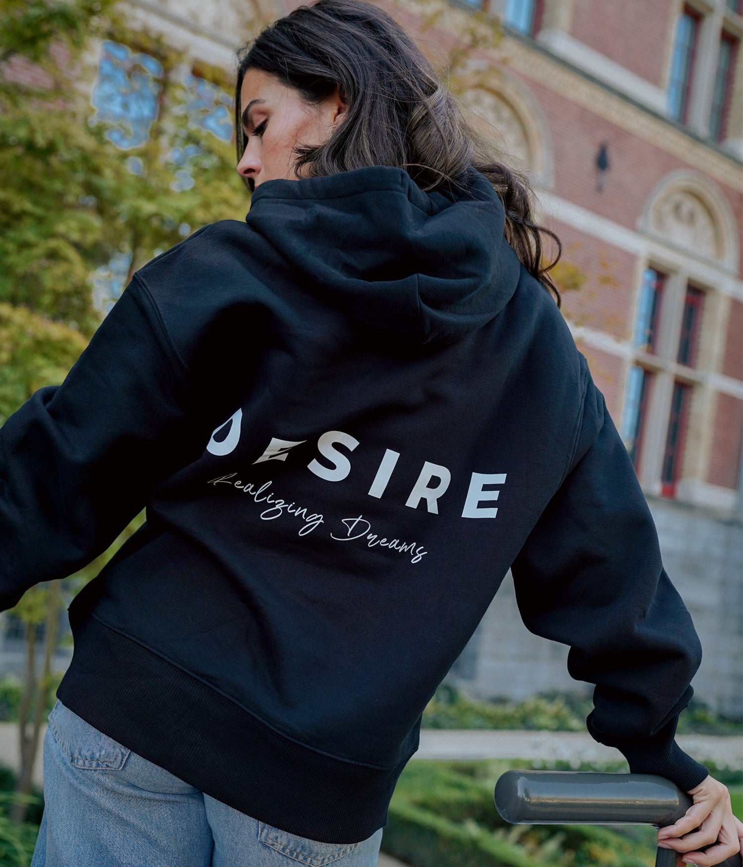 Statement Hoodie Black