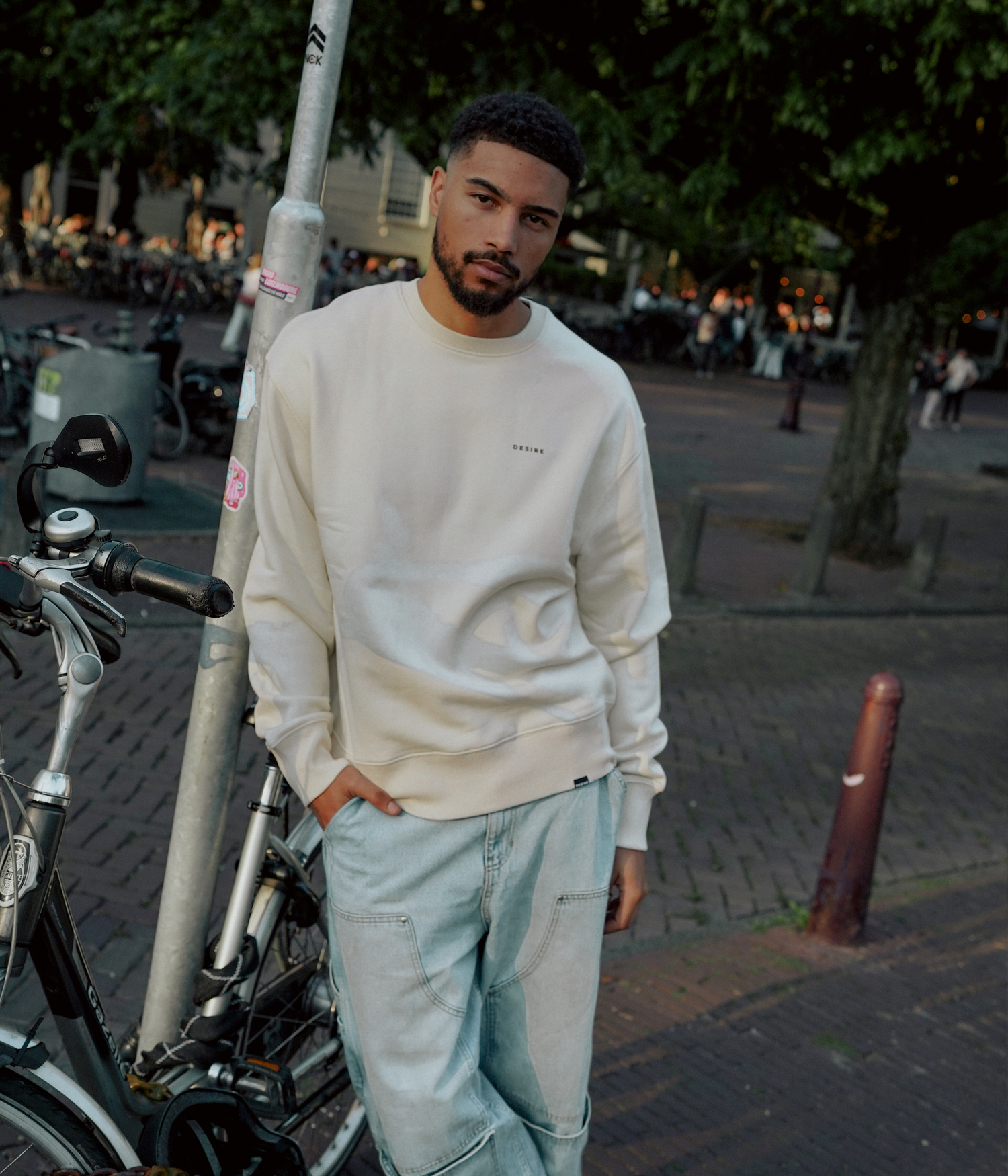 Statement Sweater Beige