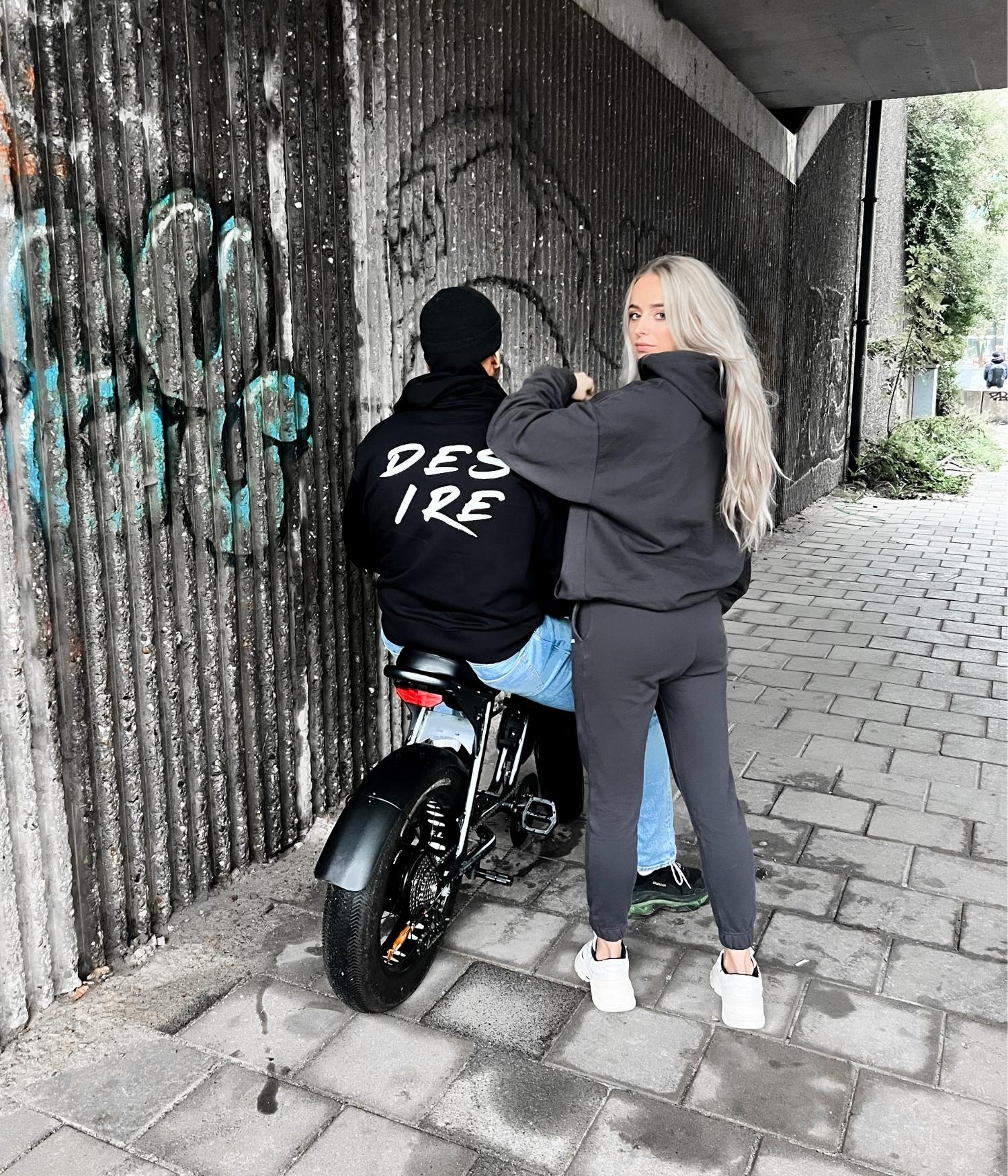 Desire Archive Jogger – Graphite